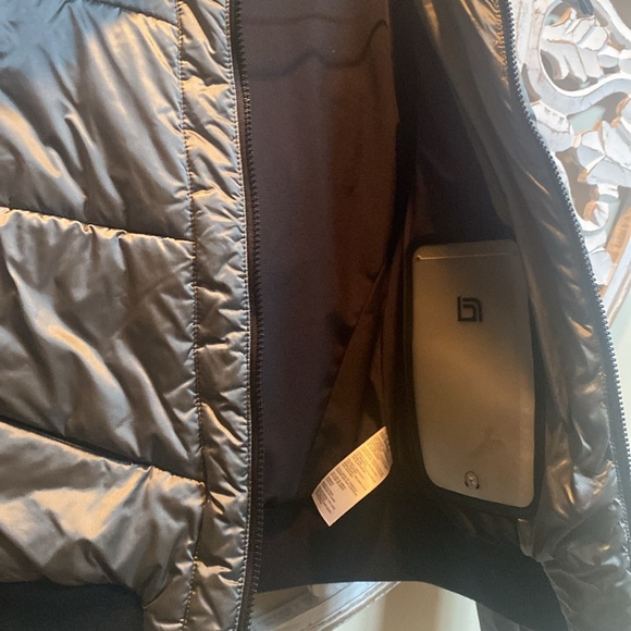 Gently used blanc Noir cropped jackete - Picture 4 of 8